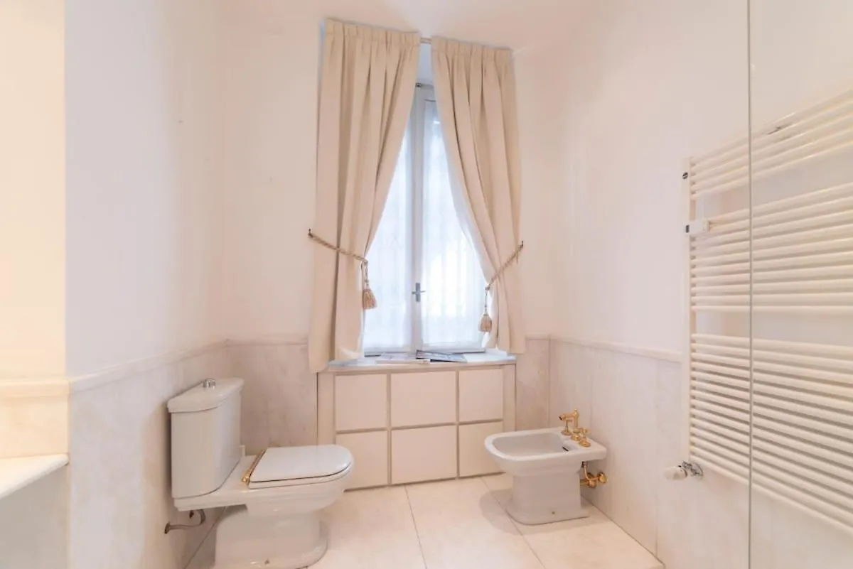 מילאנו Home 29 איטליה